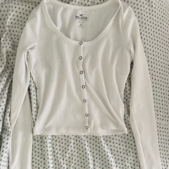 Hollister white long sleeve - Picture 1 of 3